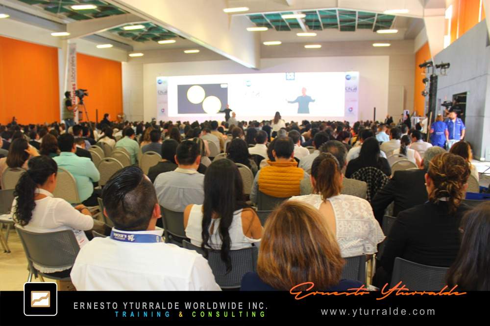 Ernesto Yturralde, Conferencista - Storytelling, Charlas y Conferencias Motivacionales